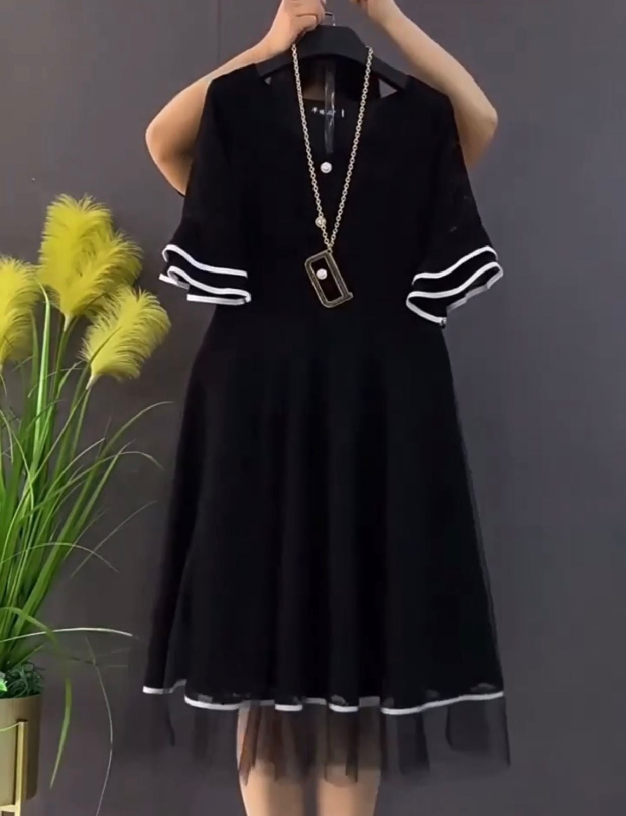 ELEGÁNS RUHA TSH425
