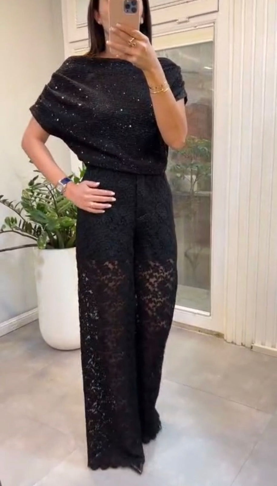 ELEGÁNS EGYÜTTES- TSH537