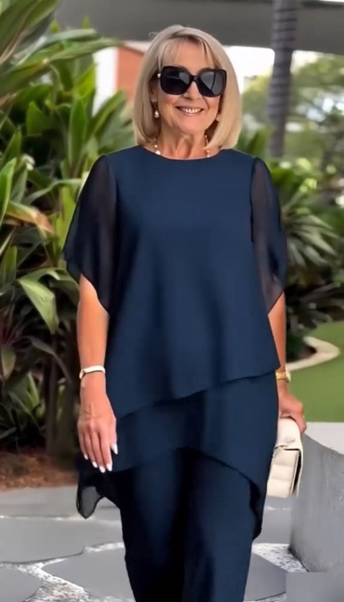 ELEGÁNS EGYÜTTES- TSH549
