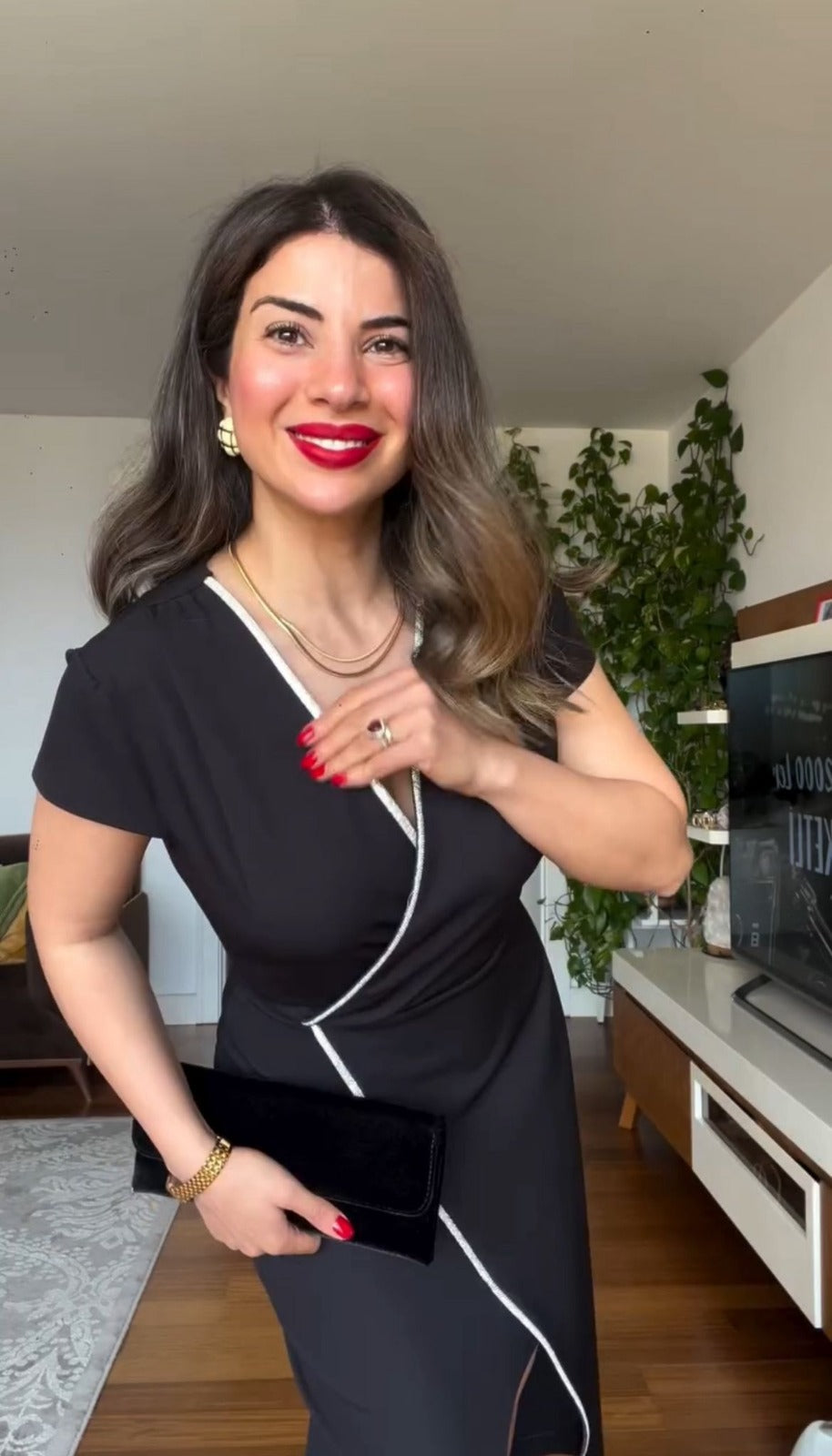 ELEGÁNS RUHA TSH546