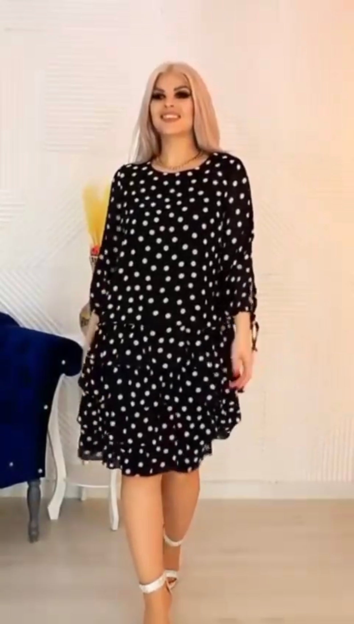 TSH363 - PÖTTYÖS FODROS RUHA