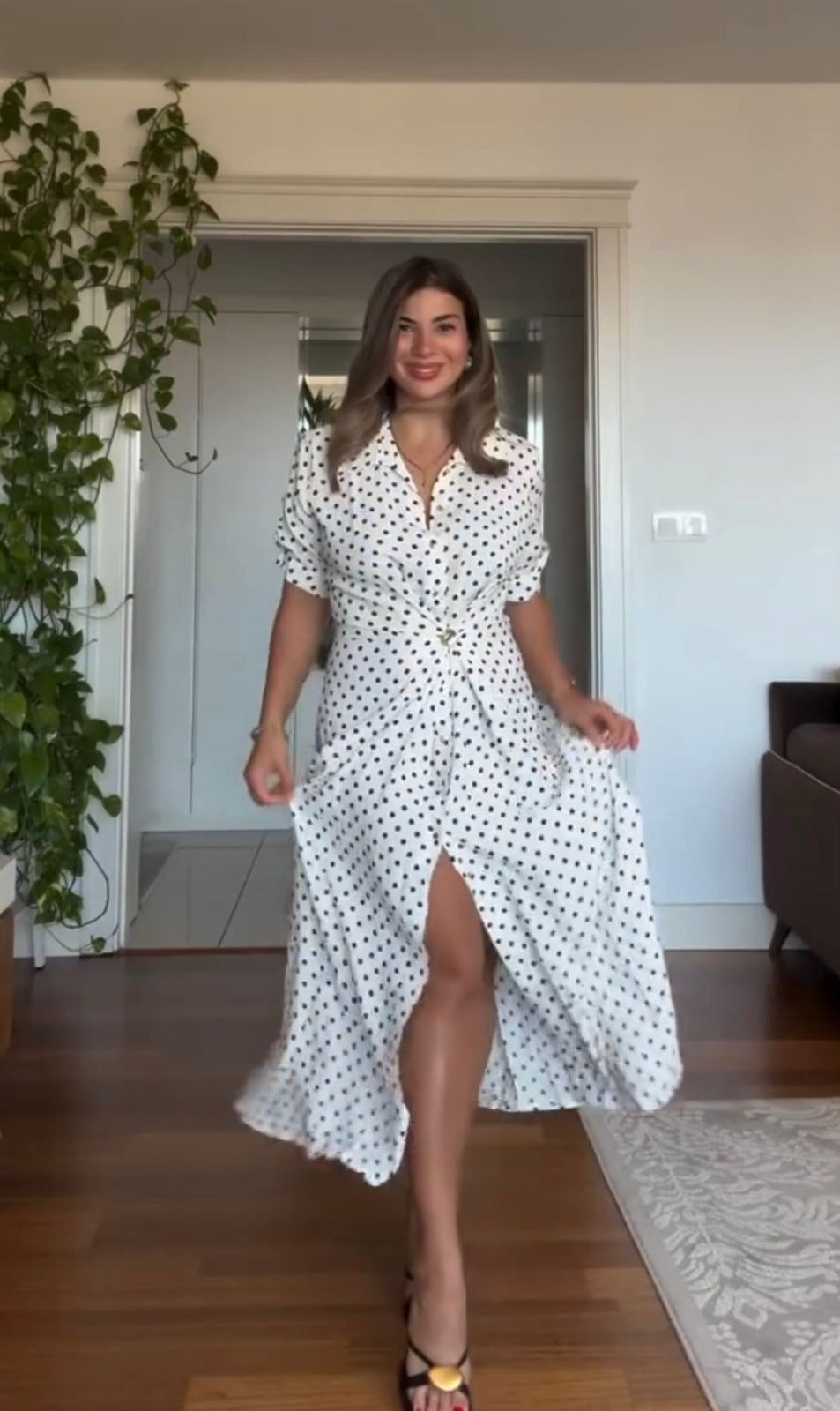 ELEGÁNS PÖTTYÖS RUHA TSH555